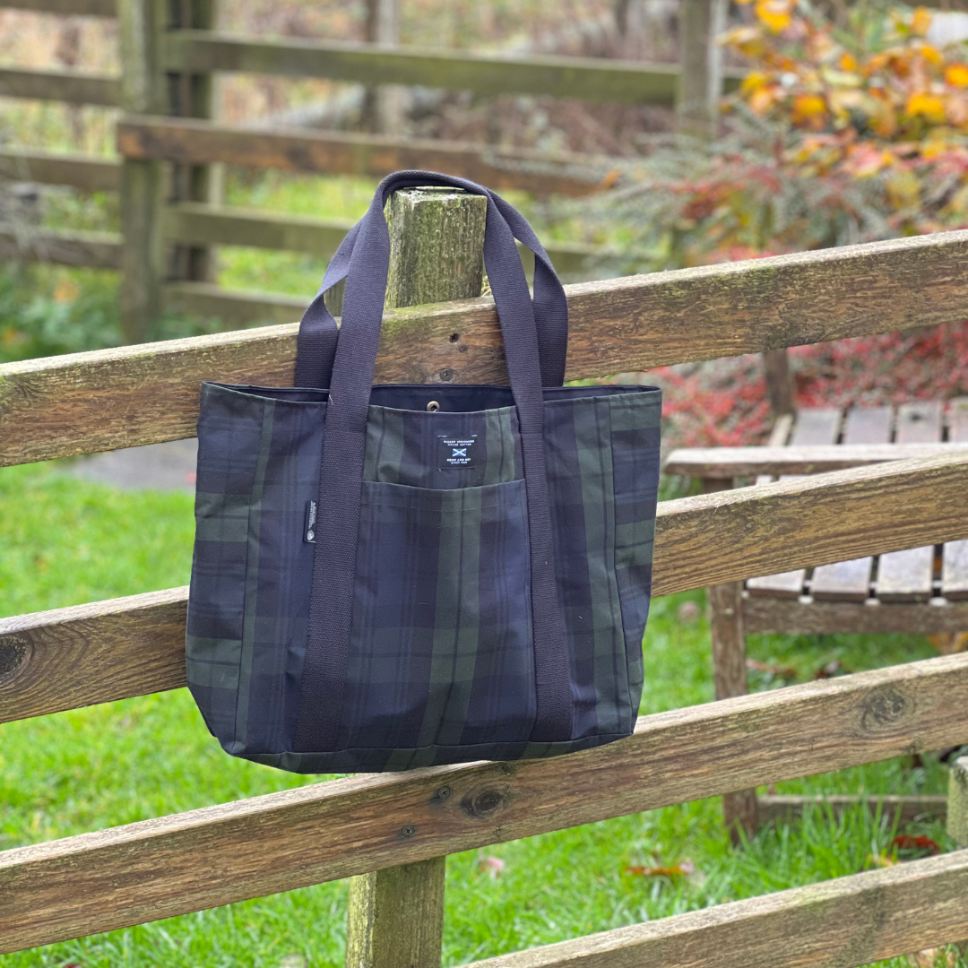 Waxed Cotton Glendevon Tote Bag – Mairead Hume Harris Tweed Golf